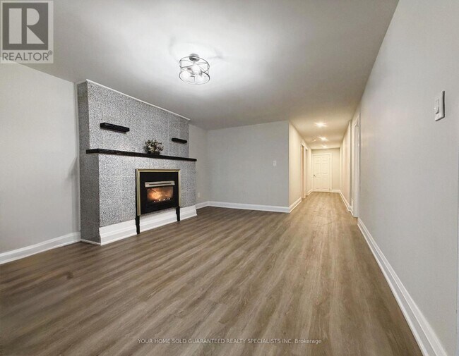 Building Photo - 21 Beamsville Dr