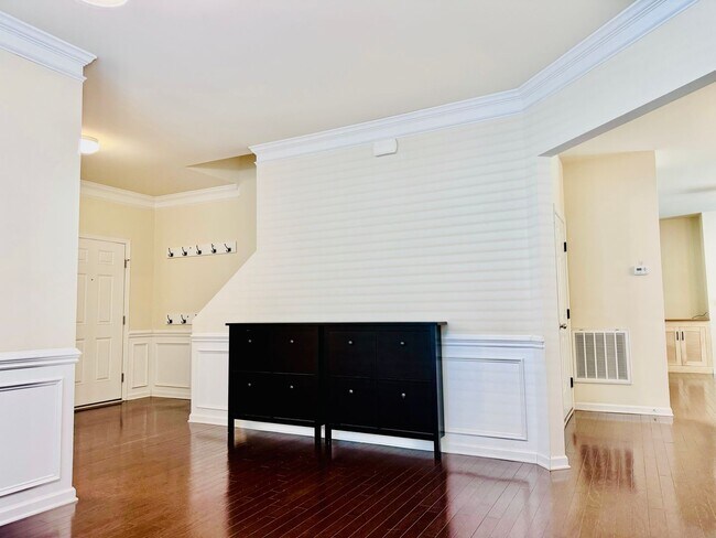 Foto del edificio - 640 Collington Dr