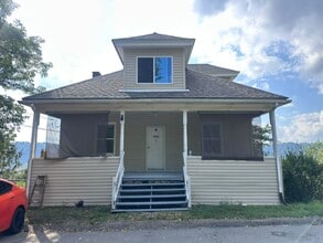 Building Photo - 941 Pine St