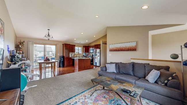 Building Photo - 4024 Stone Point Dr NE