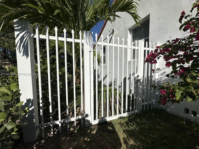 Foto del edificio - 510 Boabadilla St