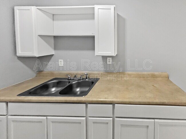 Foto del edificio - 248 Rosser St SW