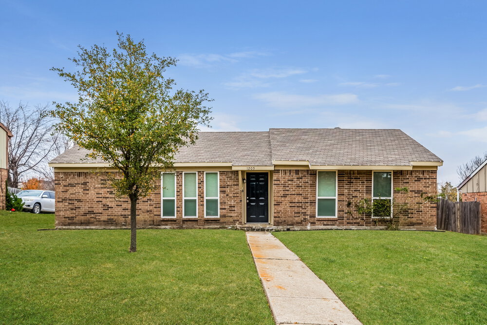 Primary Photo - 1205 High Valley Dr