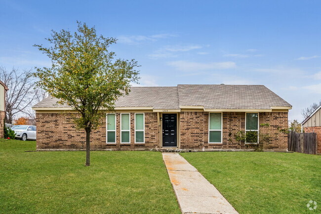 Building Photo - 1205 High Valley Dr