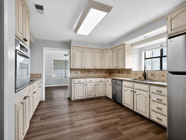 Building Photo - 18270 Stillwood Ln