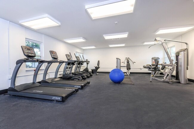 Fitness Center - Oaks On Lamar