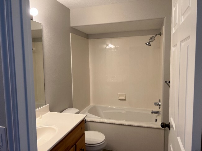 Foto del edificio - 8204 N Cedar Springs Rd