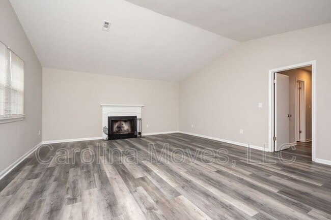 Building Photo - 206 Laurel Tree Ln