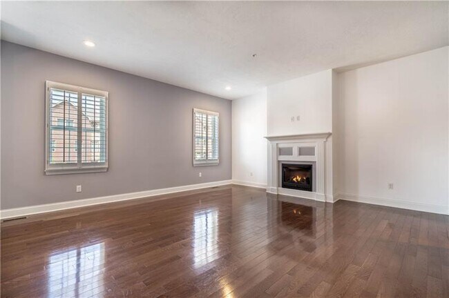 Building Photo - 569 Chesnic Dr