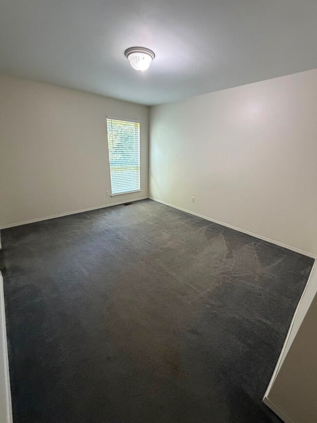 Building Photo - 2048 Peine Forest Dr