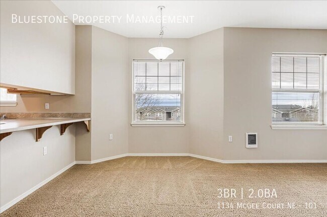 Foto del edificio - 1134 Mcgee Ct NE