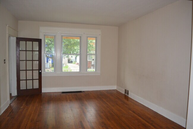 Building Photo - 1621 Dudley Ave