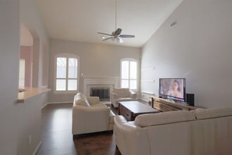 Building Photo - 1715 Park Harbor Estates Dr