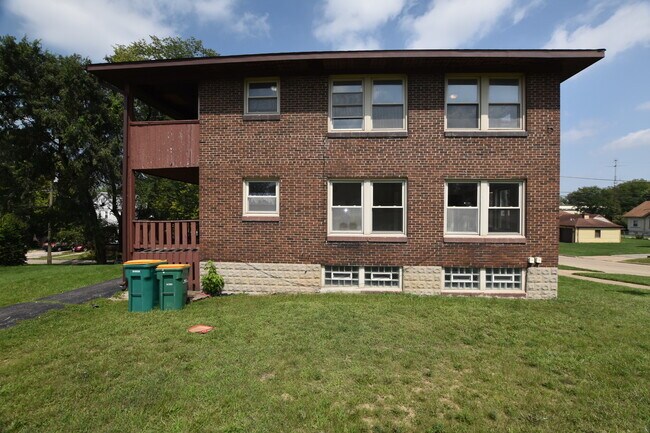Building Photo - 313 Hobbs Ave