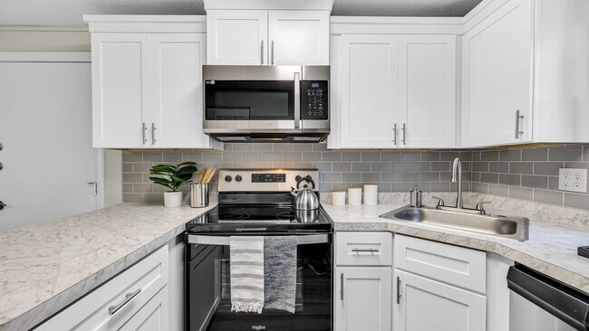 Building Photo - Sugarloaf Estates