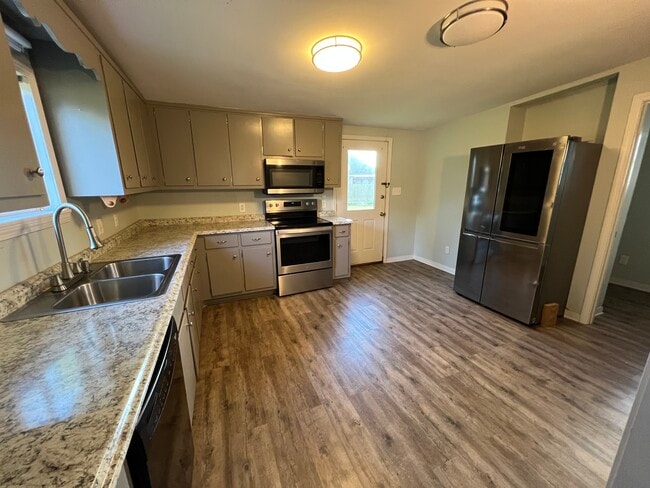 Building Photo - 14742 South Blvd