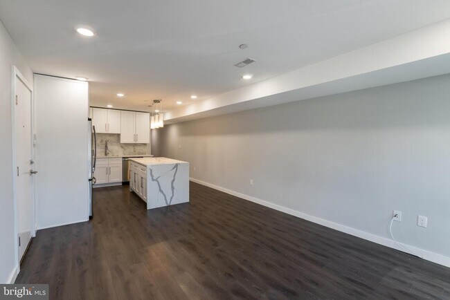 Building Photo - 749 N 20th St