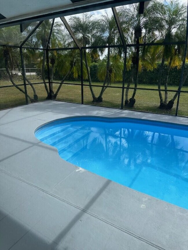 Foto del edificio - 16700 SW 277th St