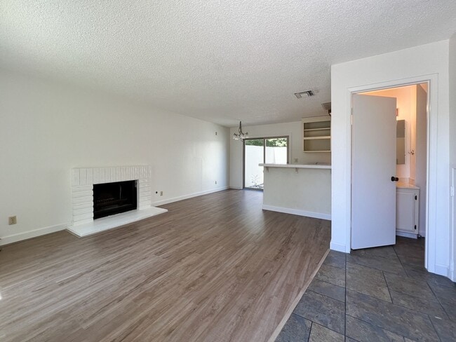 Building Photo - Two Bedroom Napa Condo