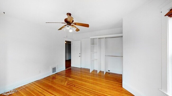 Building Photo - 39 Turner St