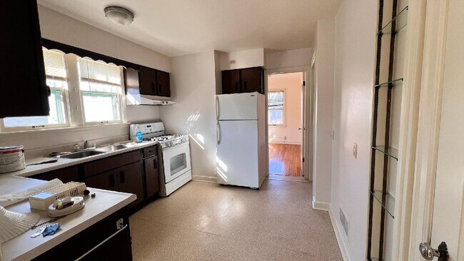 Foto del edificio - 3123 Atwood Ave