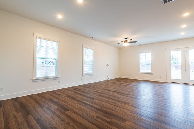 Foto del edificio - Gorgeous 4+ Bedroom Home in 12 Oaks