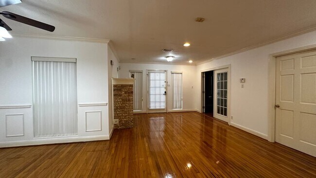 Foto del edificio - 3323 Cloverdale St