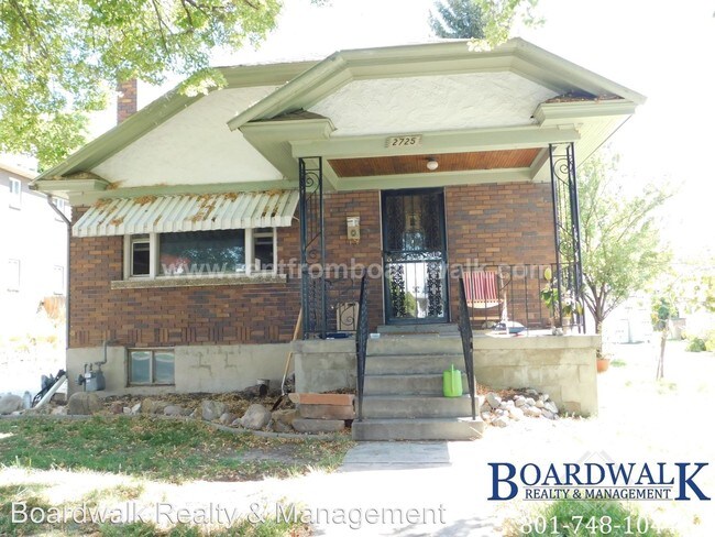 Building Photo - 2725 Lake St