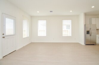 Building Photo - 26506 Coast Redwood Dr