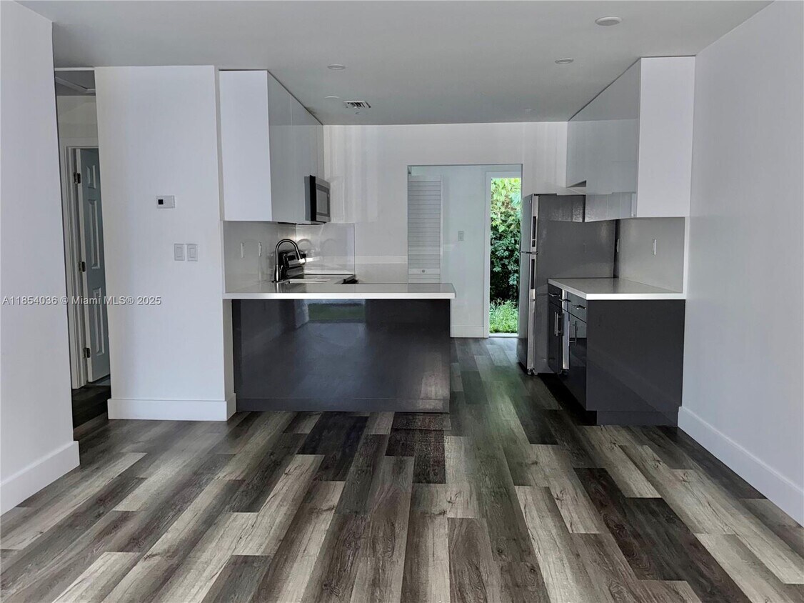 Foto principal - 2113 W 5th Ave