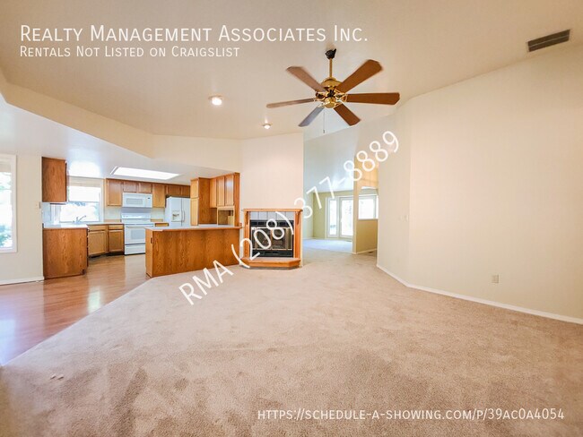 Building Photo - Quality 3 Bedroom House off of Warm Springs