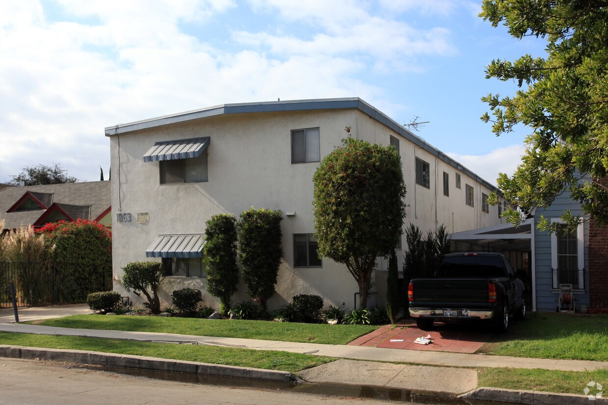 Foto del edificio - 1063 Roswell Ave
