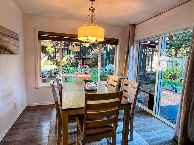 Comedor - 23222 SW Cinnamon Hill Pl