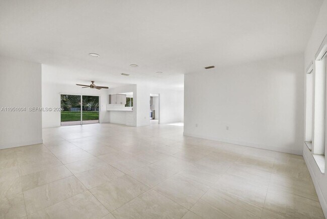 Building Photo - 2045 SW 125th Ct