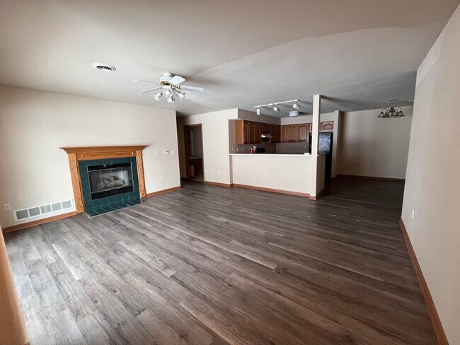 Foto del edificio - 280 S Lar-Ann St