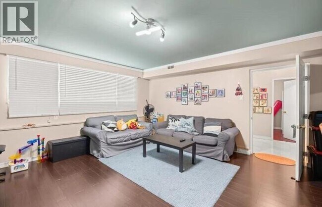 Photo du bâtiment - 1106 Duthie Ave