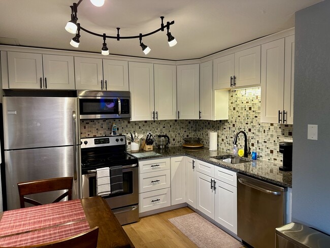 Building Photo - 5303 Mountain Rd