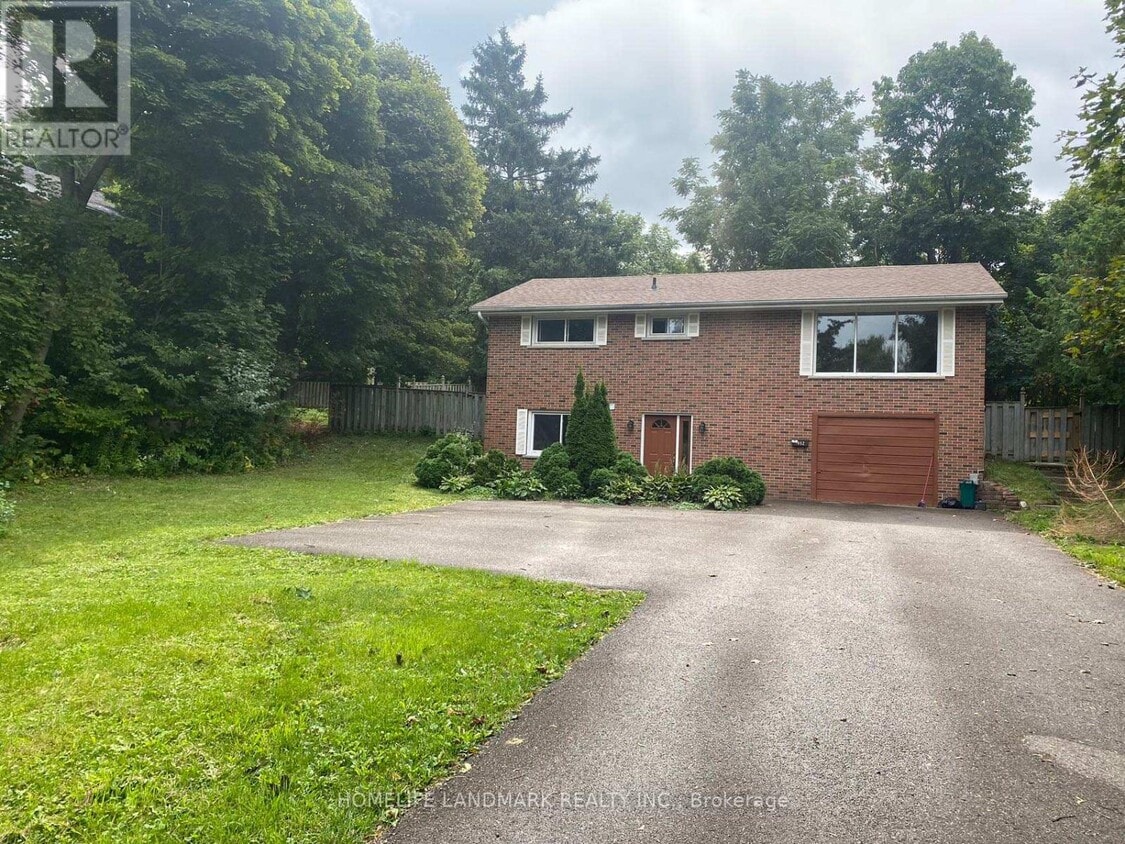 Primary Photo - 1052 Elgin St