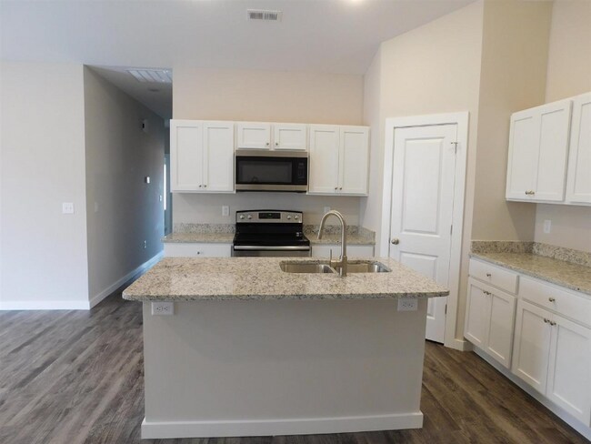 Foto del edificio - 1721 E 69th Ct N