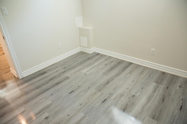 Building Photo - 4 Camilla Crescent