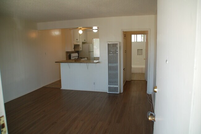 Livingroom - 1140 W 90th St