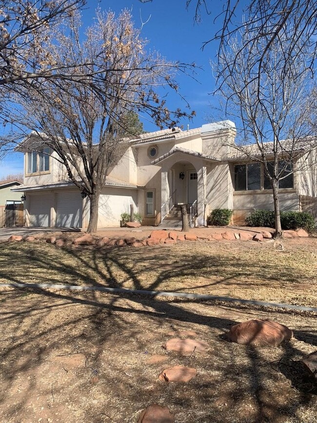 Building Photo - 4 Bedroom Home In Bloomington With RV Parking