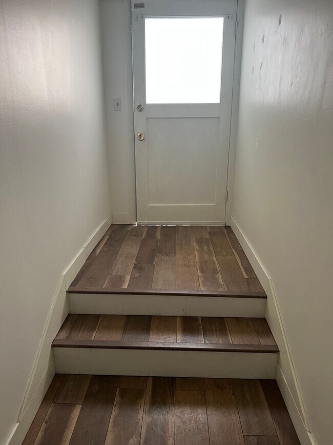 Foto del edificio - Convenient Location 1 Bed, 1 Bath in Belli...
