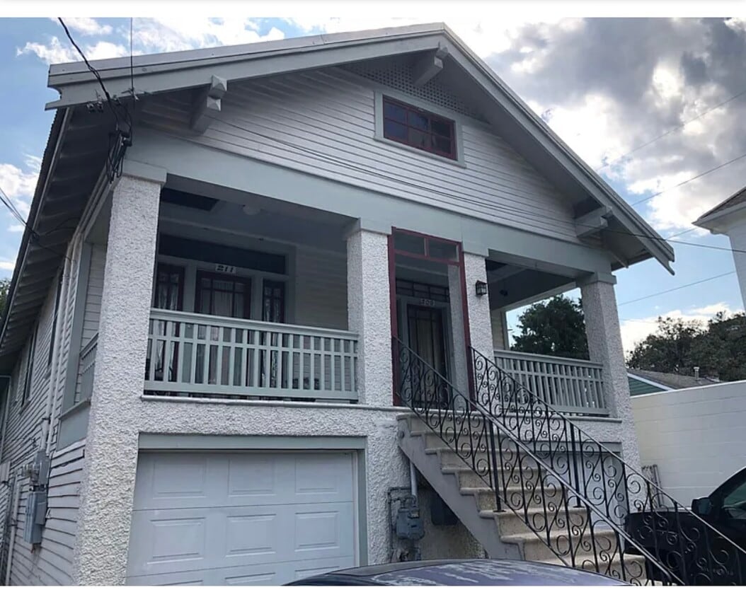 Primary Photo - 209 Audubon St