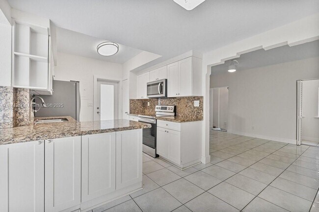 Foto del edificio - 2356 SW 16th Ave