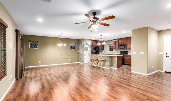 Building Photo - 2873 E Binner Dr