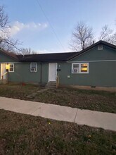 Building Photo - 1537 N Lyon Ave