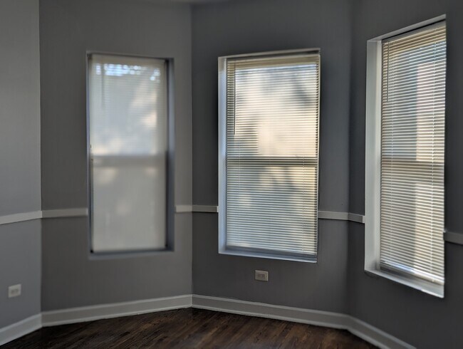 Foto del edificio - 6401 S St Lawrence Ave