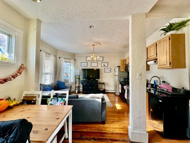 Foto del edificio - 93 Hillside St