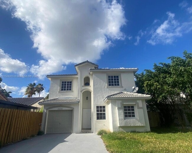 Building Photo - $3,900 14154 SW 151st Ave